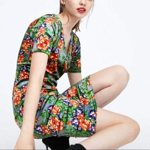 Zara Dresses & Skirts - Zara Green Velvet Floral Midi Dress